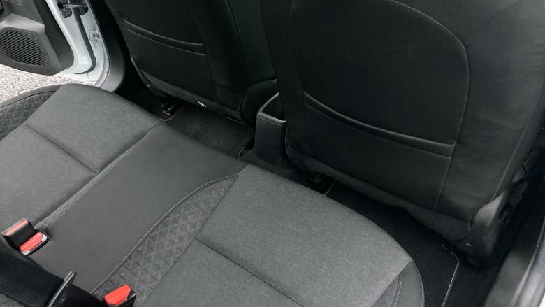 Renault Clio 1.0 TCe 100 Play 5dr Petrol Hatchback